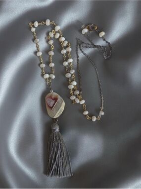 Agate Pendant Necklace with Gray Tassel